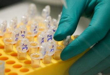 Впервые человек ЗАРАЗИЛСЯ раком