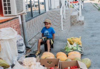 "Нас называют "ежиками". Один день в Кызылорде (фото)