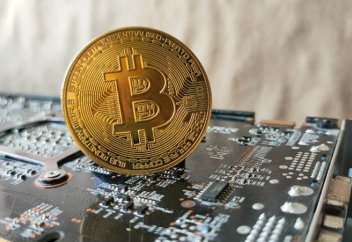 Как добывается криптовалюта и почему это опасно для окружающей среды