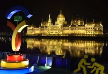 Халықтың тілегін орындап, Олимпиада ойындарын өткізуден бас тартты