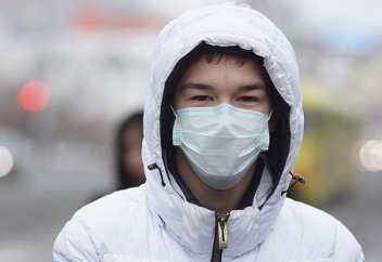 Казахстанские врачи рекомендуют надевать маски в мечетях во избежание распространения менингита