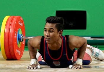 Таиландтық әжей немересі Олимпиада жүлдесін алған сәтте көз жұмды