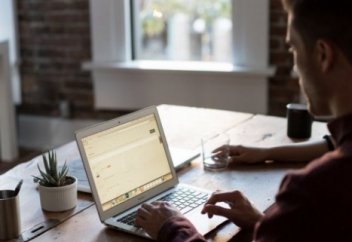 Почему опасно участвовать в интернет-опросах