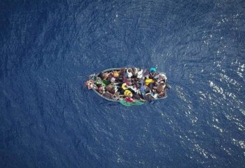 Почти 2000 мигрантов погибли, пытаясь добраться до Испании за первые пять месяцев 2025 года, в том числе марокканцы
