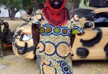 Әйел көйлегін киіп, жасырынбақ болған содырлар қолға түсті