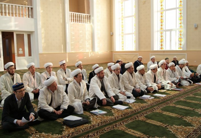 Имамдардың алдына зайырлы білім алуды да мақсат етіп қойды