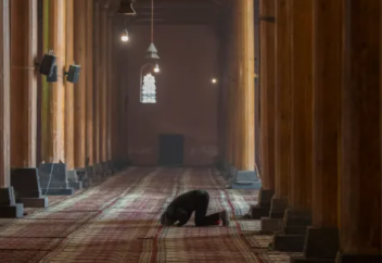 Индия профилирует мечети Кашмира, что вызывает новые опасения по слежке