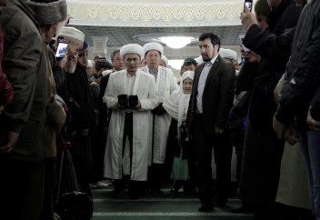 Пайғамбарымыздың (ﷺ) бір тал шәриф сақалы көкшелік мұсылманның назарына ұсынылды (ФОТО)