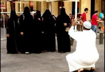 Raseef22 (Ливан): «один Бог — одна женщина» или многоженство? Что думают в Иране?