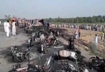 Пайдакүнемдік бір сәтте 140 адамды баудай түсірді (видео)