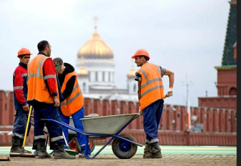 В Госдуме хотят запретить одной категории мигрантов приезжать в Россию с семьями