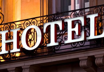 Можно ли пользоваться вещами чужого человека, оставленными в гостинице?