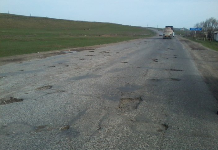 Дороги в Казахстане оказались хуже, чем в Зимбабве