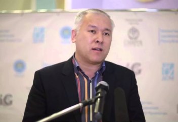 Мұрат Әбенов: Пəтер иесінің мұрты да қисаймайды, сорлайтын жалдаған азамат