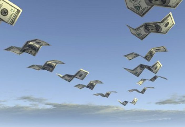 Қазақстандықтар бір айда шетелге қанша млрд доллар ақша аударды