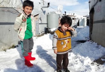 ЮНИСЕФ: Сирияда он бес бала суыққа шыдай алмай қайтыс болды