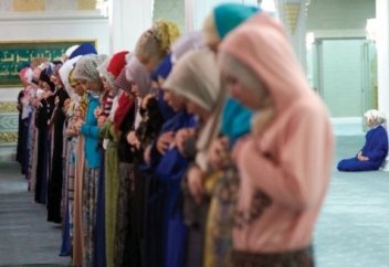 Әйел кісіге айт намазына бару шарт па?