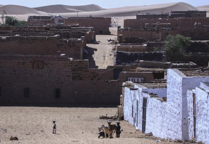 «В окружении океана песка»: опустынивание ставит древний город на грань забвения