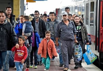 Босқындарды қабылдамаған елдерге санкция салына бастады