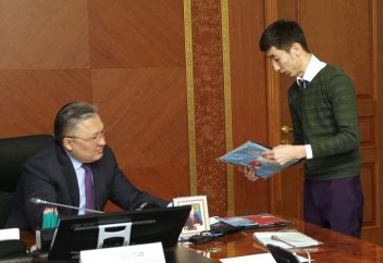 Қарағандыда мүмкіндігі шектеулі жандар жұмыс жасайтын фабрика ашылды (фото)