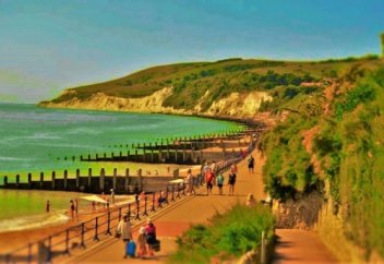 Eastbourne. Пляж и меловые скалы.