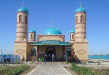 Сыр бойында жаңа мешіт бой көтерді