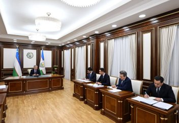 Узбекистанцы, работающие за границей, за 10 месяцев отправили домой 15,8 млрд долларов