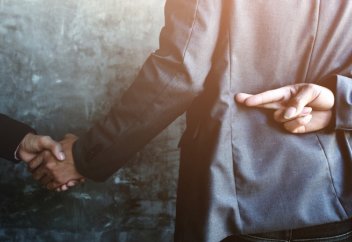 Как не попасть на удочку финансовых пирамид и лжеброкеров