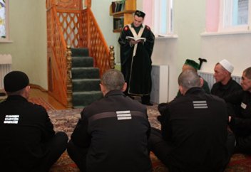 Совет муфтиев предложил ввести имамов в штат российских тюрем