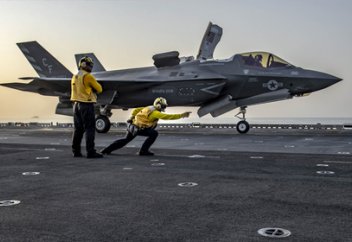 США испытают F-35 против С-300 и С-400