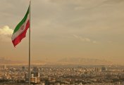 Иранское общество требует разделения между религией и государством