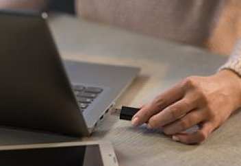 Ақпаратты 200 жыл бойы сақтай алатын флешка жасалды