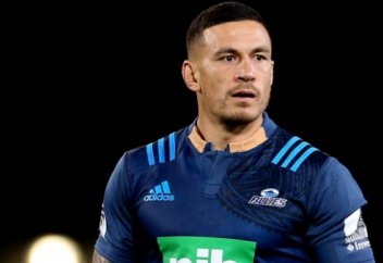 Харам компаниялардың логотиптерінен бас тартқан спортшылар (ФОТО)