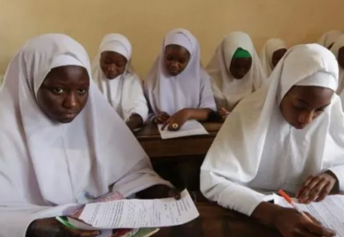 Нигерияның жоғарғы соты мектеп оқушыларының хижабына кепілдік берді