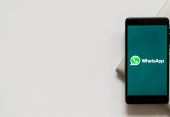 В WhatsApp появились черные списки для групп