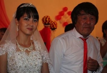 «Юный старец» из Атырауской области сыграл пышную свадьбу на 300 человек (фото)