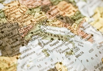 Запад уходит с мировых высот. Их занимает Восток