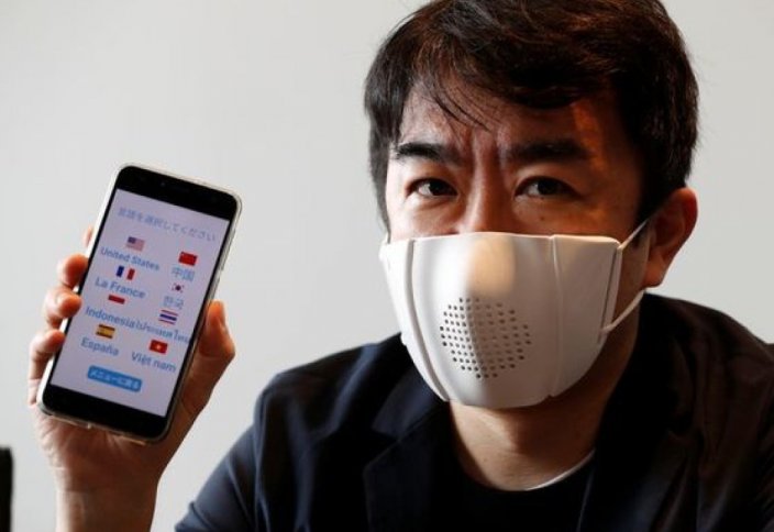 В Японии изобрели маску-переводчик (видео)