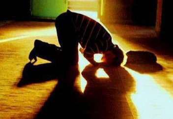 Как поступить, если, забыв прочитать дуа «Кунут»,  совершил рукуг (поясной поклон)?