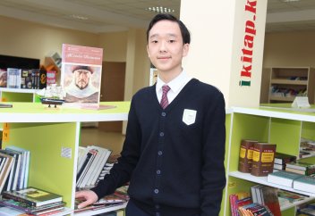 Мектеп оқушысы тағамның бүлінгенін анықтайтын индикатор ойлап тапты