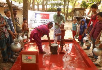 Шартарап: 8-сынып оқушылары үш құдық қазып берді