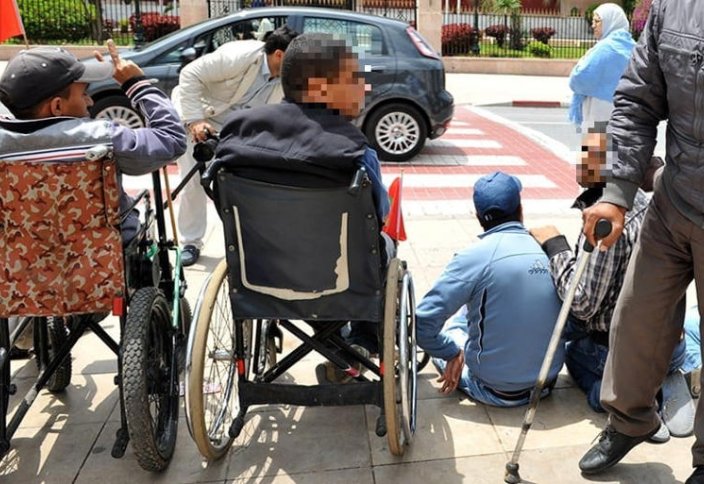 Слепые и инвалидные марокканцы требуют действий, поскольку карта пособия остаётся неактивной