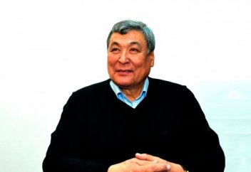 Тоқтар ӘУБӘКІРОВ: «ҰШАРДЫҢ АЛДЫНДА ЫЛҒИ АЛЛАҒА СИЫНАТЫН ЕДІМ!»