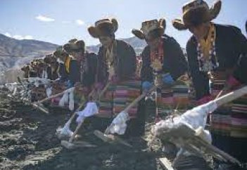 Разные: Перевоспитание или геноцид: как Китай решает национальный вопрос. У Пекина есть проблемы не только с уйгурами