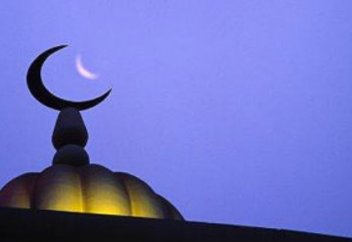 Әйел адам хайыз кезінде кәфәрат оразасын қалай өтейді?