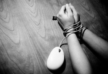 Компьютерлік ойынға тәуелділіктің жеткіншекті қандай жағдайға жеткізгенін көргіңіз келе ме (видео)