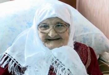 Бірнеше тіл білетін 114 жастағы қазақ кейуанасы ұзақ жасаудың сырымен бөлісті (видео)