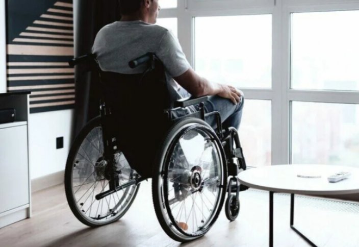 Как назначаются пособия для лиц с инвалидностью и их опекунам