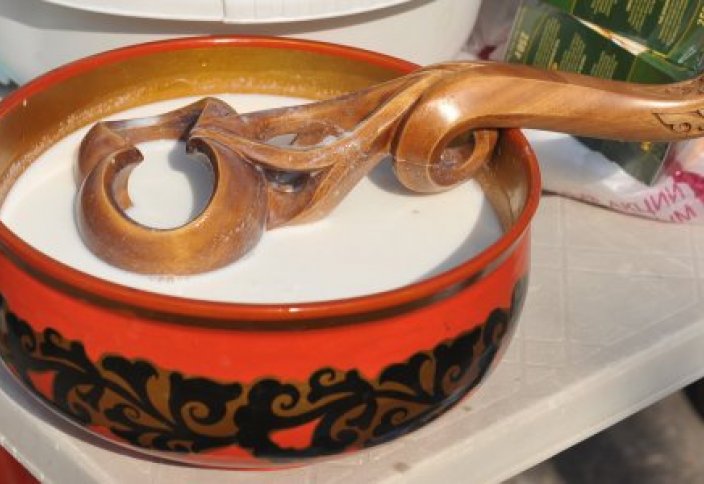 Қымыз әйелдерді бедеуліктен, ерлерді белсіздіктен қорғайды