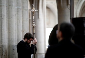 Католик шіркеуі айыбын мойындап, жәбір көргендерге өтемақы төлеуге келісті
